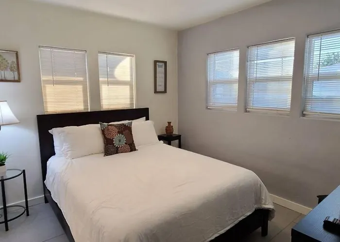 13 Pl Right - Renovated-Apt-Downtown-Phoenix-Beautiful Patio